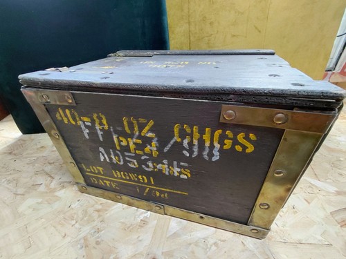 Army military wooden - /, box